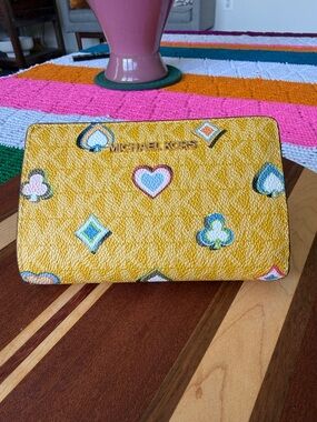 Michael Kors Yellow Logo Heart & spade  Zip Wallet
